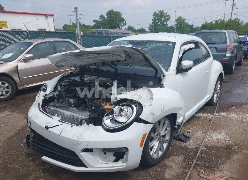 Photo 11 of 2018 Volkswagen Beetle 2.0T COAST/2.0T S (VIN 3VWFD7ATXJM710356)