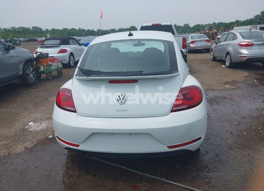 Photo 15 of 2018 Volkswagen Beetle 2.0T COAST/2.0T S (VIN 3VWFD7ATXJM710356)