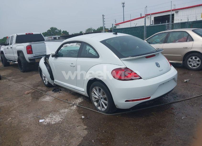 Photo 3 of 2018 Volkswagen Beetle 2.0T COAST/2.0T S (VIN 3VWFD7ATXJM710356)