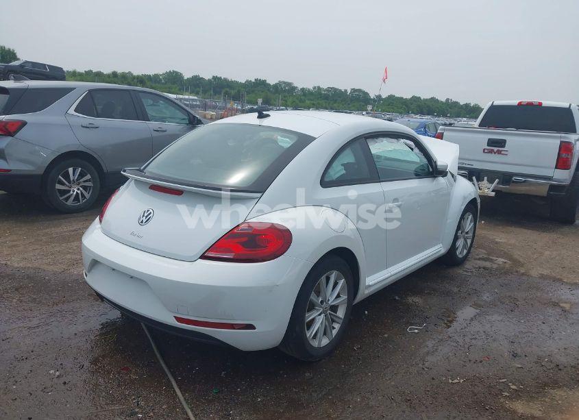 Photo 4 of 2018 Volkswagen Beetle 2.0T COAST/2.0T S (VIN 3VWFD7ATXJM710356)