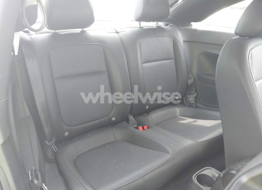 Photo 8 of 2018 Volkswagen Beetle 2.0T COAST/2.0T S (VIN 3VWFD7ATXJM710356)