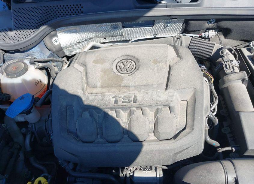 Photo 10 of 2018 Volkswagen Beetle 2.0T COAST/2.0T S (VIN 3VWFD7ATXJM711734)