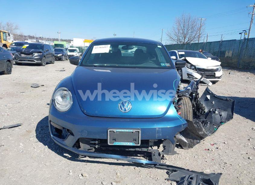 Photo 12 of 2018 Volkswagen Beetle 2.0T COAST/2.0T S (VIN 3VWFD7ATXJM711734)