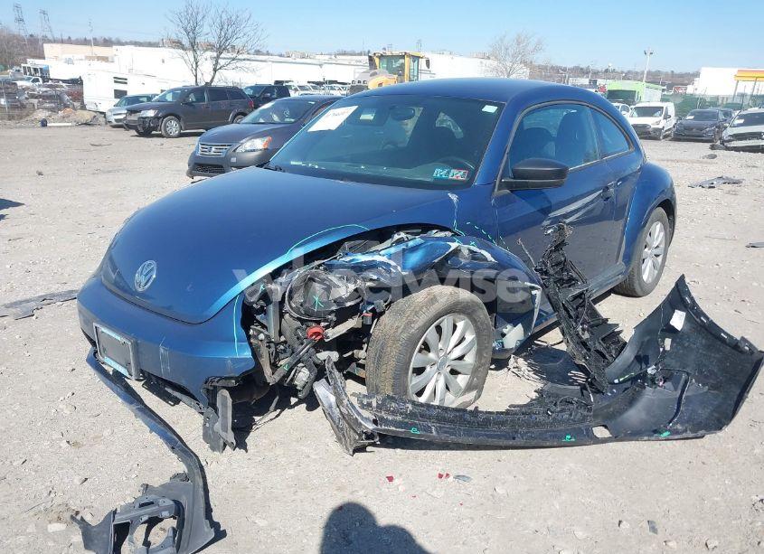 Photo 2 of 2018 Volkswagen Beetle 2.0T COAST/2.0T S (VIN 3VWFD7ATXJM711734)