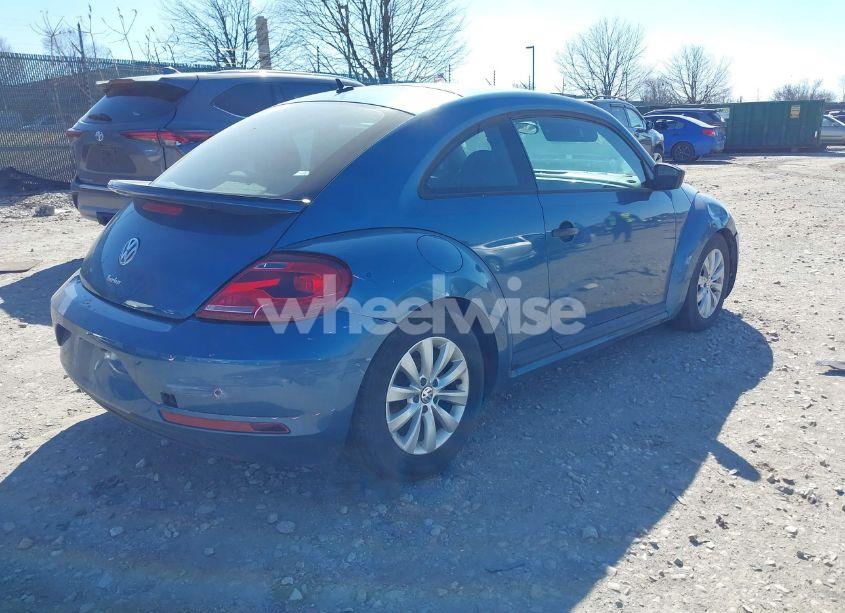 Photo 4 of 2018 Volkswagen Beetle 2.0T COAST/2.0T S (VIN 3VWFD7ATXJM711734)