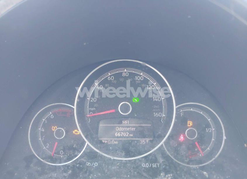 Photo 7 of 2018 Volkswagen Beetle 2.0T COAST/2.0T S (VIN 3VWFD7ATXJM711734)