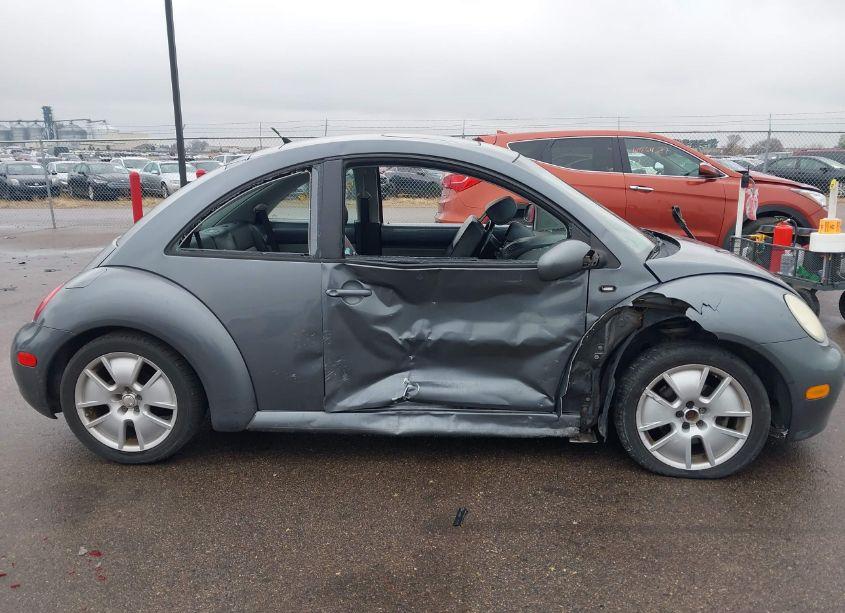 Photo 13 of 2002 Volkswagen New BEETLE TURBO S (VIN 3VWFE21C12M452441)