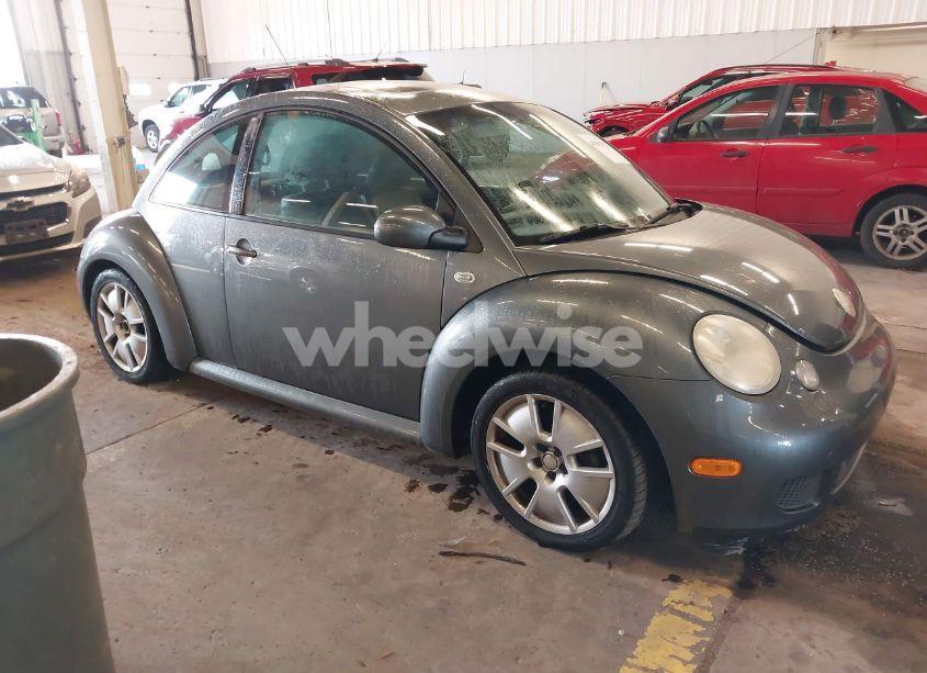 2002 Volkswagen New BEETLE TURBO S (VIN 3VWFE21C72M440584) main photo