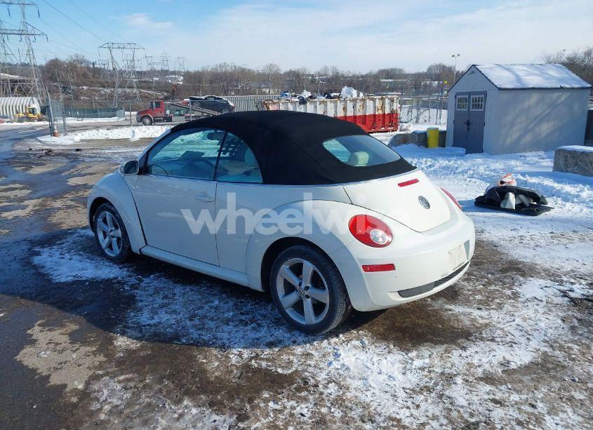 Photo 3 of 2007 Volkswagen New BEETLE TRIPLE WHITE (VIN 3VWFF31Y57M411266)