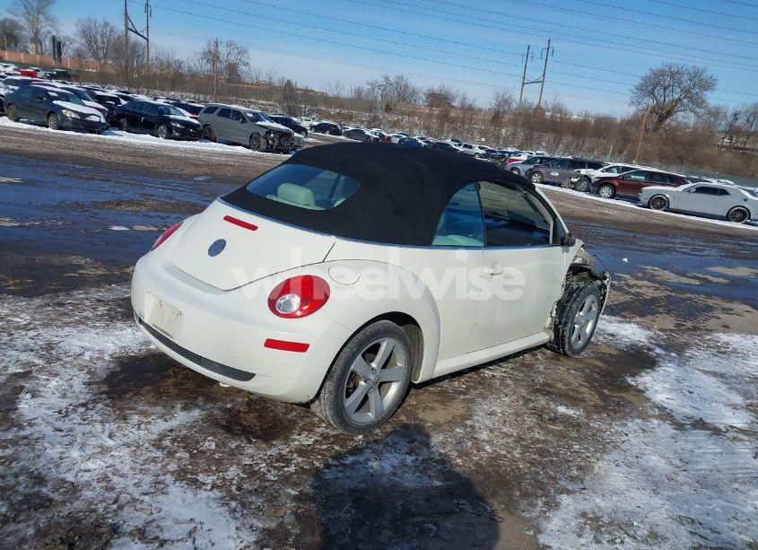 Photo 4 of 2007 Volkswagen New BEETLE TRIPLE WHITE (VIN 3VWFF31Y57M411266)