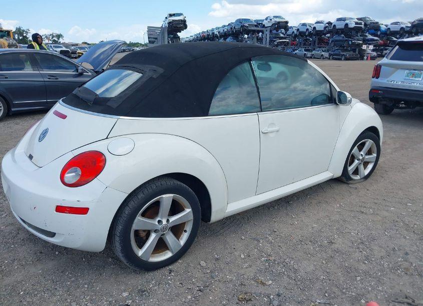 Photo 4 of 2007 Volkswagen New BEETLE TRIPLE WHITE (VIN 3VWFF31Y87M417580)