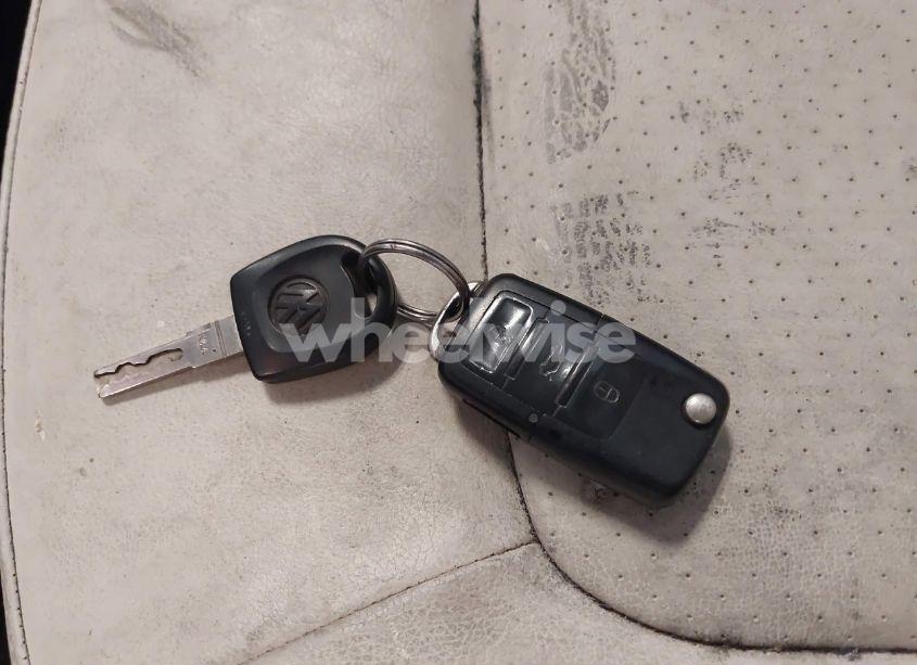 Photo 11 of 2007 Volkswagen New BEETLE TRIPLE WHITE (VIN 3VWFF31Y97M417751)