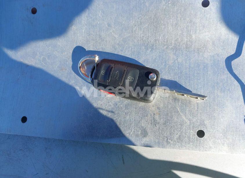 Photo 11 of 2007 Volkswagen New BEETLE TRIPLE WHITE (VIN 3VWFG31Y27M415871)