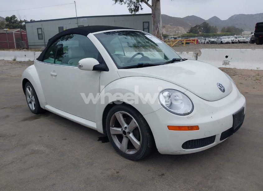 2007 Volkswagen New BEETLE TRIPLE WHITE (VIN 3VWFG31Y47M415791) main photo