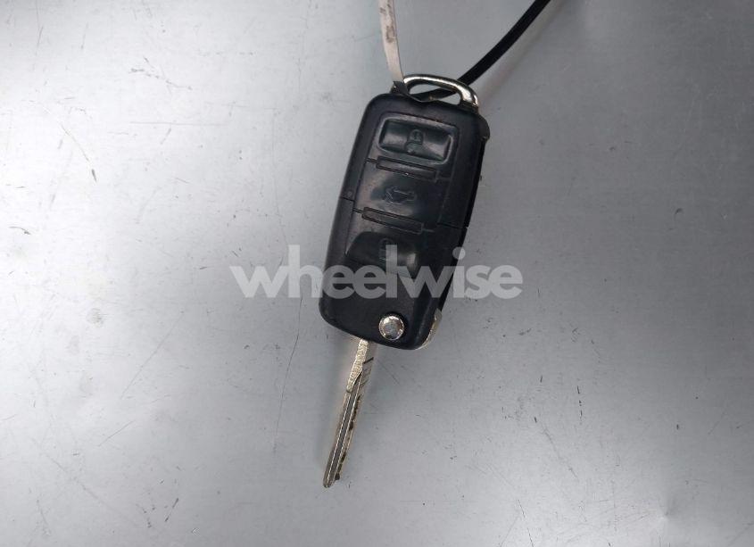 Photo 11 of 2007 Volkswagen New BEETLE TRIPLE WHITE (VIN 3VWFG31Y47M415791)