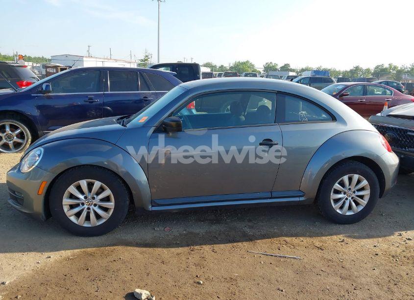 Photo 14 of 2013 Volkswagen Beetle 2.5L ENTRY (VIN 3VWFP7AT0DM604980)