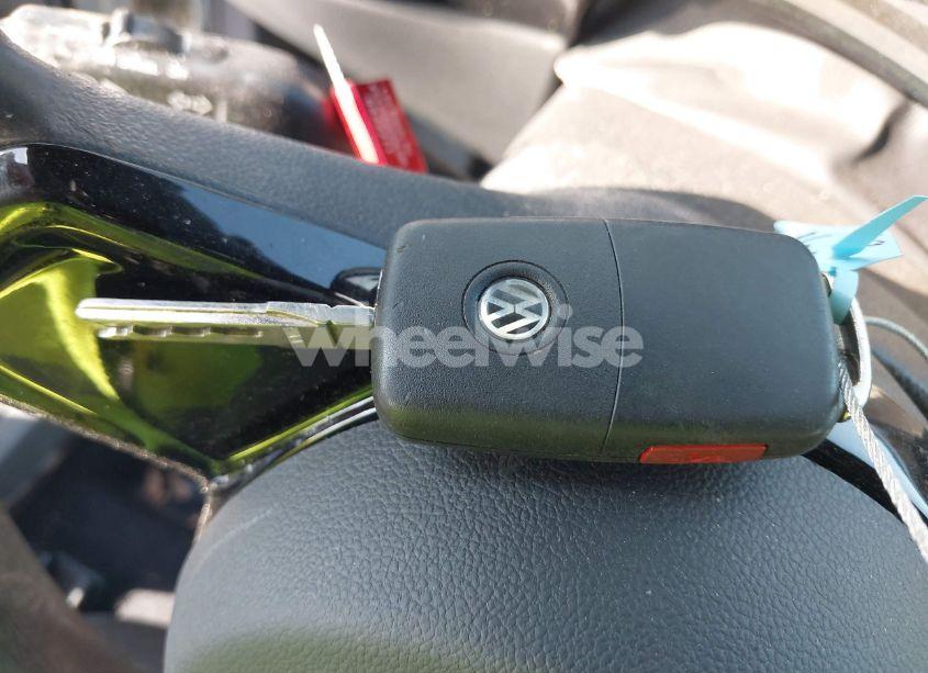 Photo 11 of 2013 Volkswagen Beetle 2.5L ENTRY (VIN 3VWFP7AT2DM638600)