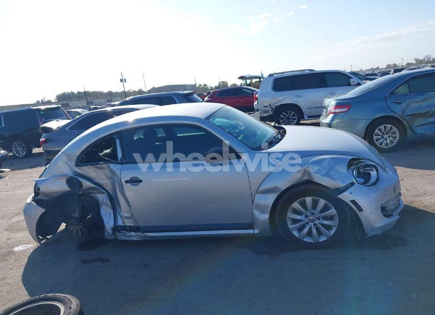 Photo 13 of 2013 Volkswagen Beetle 2.5L ENTRY (VIN 3VWFP7AT2DM638600)