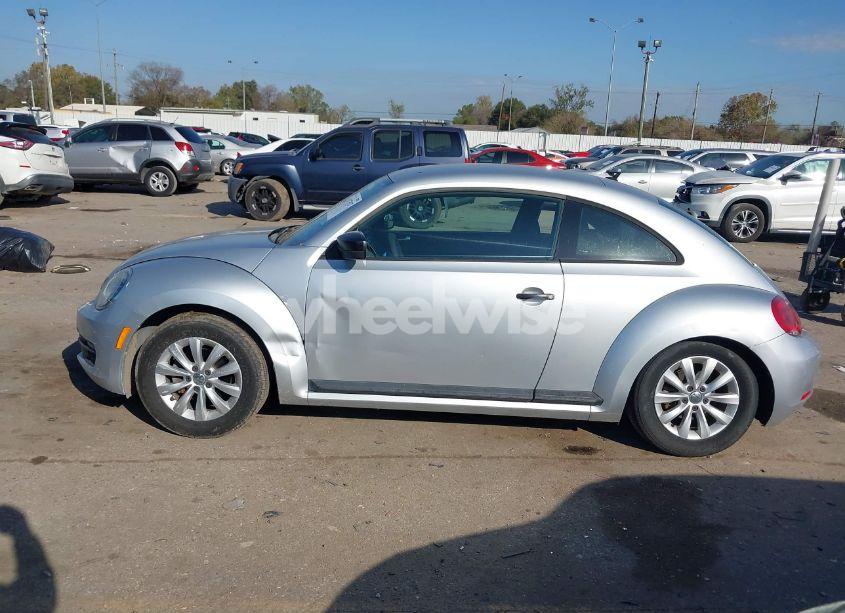 Photo 14 of 2013 Volkswagen Beetle 2.5L ENTRY (VIN 3VWFP7AT2DM638600)