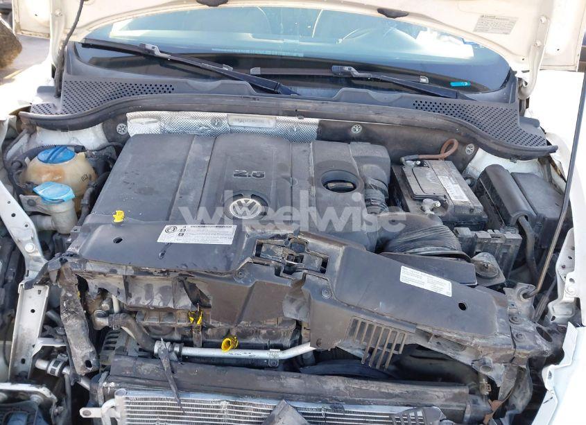 Photo 10 of 2014 Volkswagen Beetle 2.5L ENTRY (VIN 3VWFP7AT3EM626103)