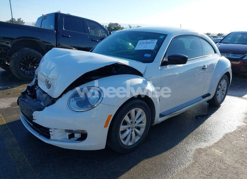 Photo 2 of 2014 Volkswagen Beetle 2.5L ENTRY (VIN 3VWFP7AT3EM626103)