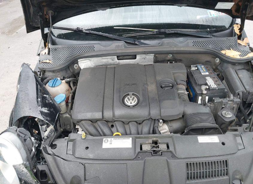 Photo 10 of 2014 Volkswagen Beetle 2.5L ENTRY (VIN 3VWFP7AT3EM628806)