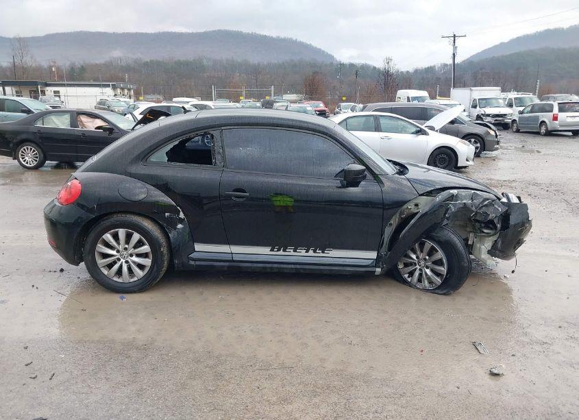 Photo 13 of 2014 Volkswagen Beetle 2.5L ENTRY (VIN 3VWFP7AT3EM628806)