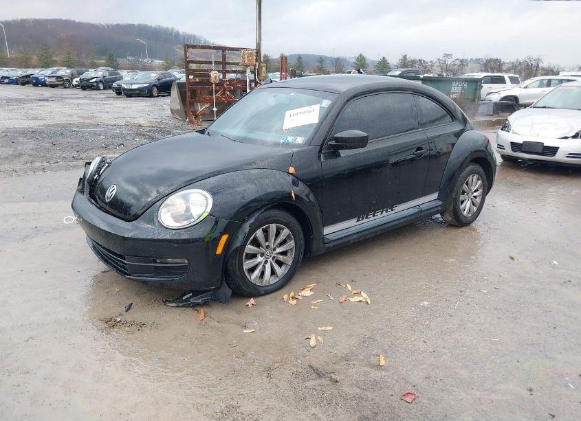 Photo 2 of 2014 Volkswagen Beetle 2.5L ENTRY (VIN 3VWFP7AT3EM628806)