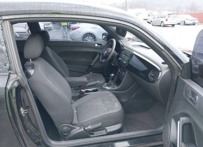 Photo 5 of 2014 Volkswagen Beetle 2.5L ENTRY (VIN 3VWFP7AT3EM628806)