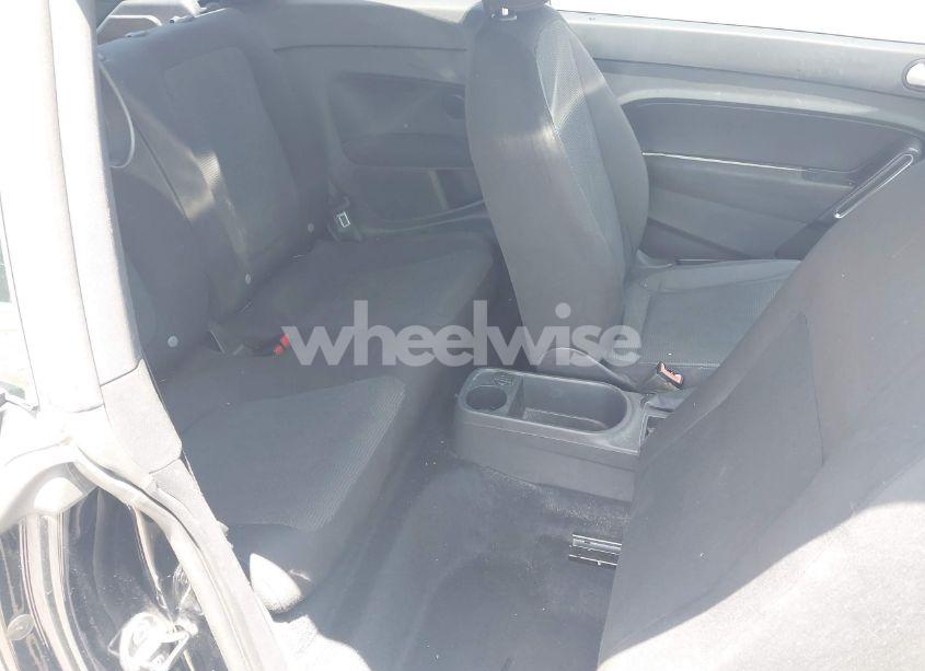 Photo 8 of 2013 Volkswagen Beetle 2.5L ENTRY (VIN 3VWFP7AT4DM639280)