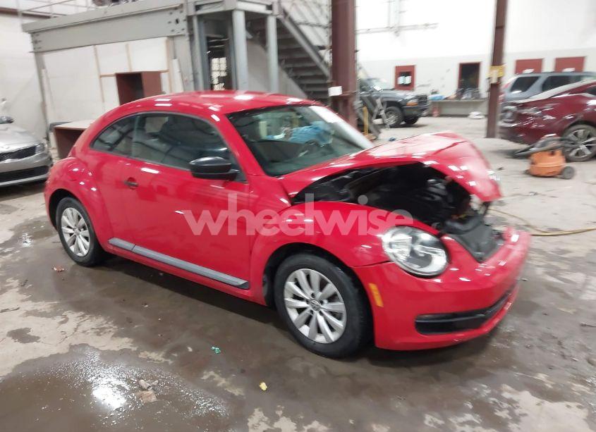 2013 Volkswagen Beetle 2.5L ENTRY (VIN 3VWFP7AT4DM659688) main photo