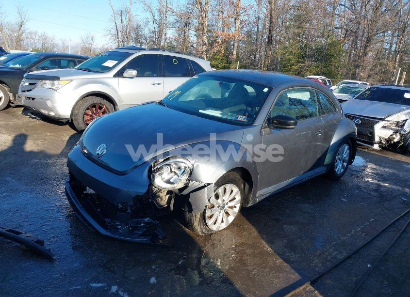 Photo 2 of 2013 Volkswagen Beetle 2.5L/2.5L FENDER EDITION (VIN 3VWFP7AT4DM669718)