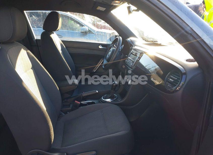 Photo 5 of 2013 Volkswagen Beetle 2.5L/2.5L FENDER EDITION (VIN 3VWFP7AT4DM669718)