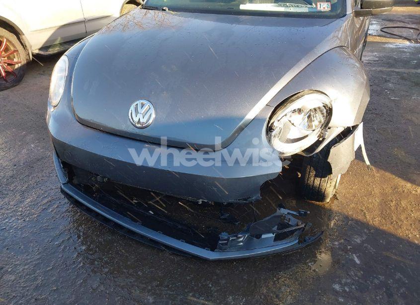 Photo 6 of 2013 Volkswagen Beetle 2.5L/2.5L FENDER EDITION (VIN 3VWFP7AT4DM669718)