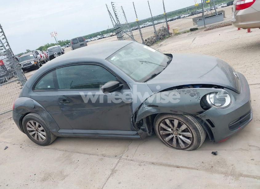 Photo 13 of 2014 Volkswagen Beetle 2.5L ENTRY (VIN 3VWFP7AT4EM624358)