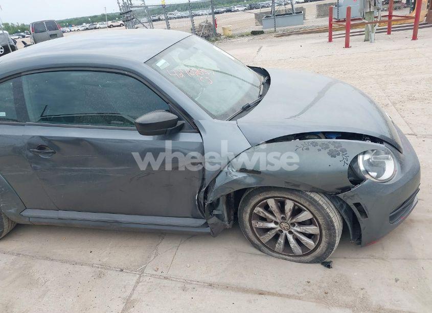 Photo 17 of 2014 Volkswagen Beetle 2.5L ENTRY (VIN 3VWFP7AT4EM624358)