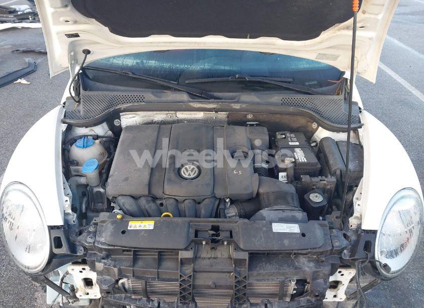 Photo 10 of 2014 Volkswagen Beetle 2.5L ENTRY (VIN 3VWFP7AT4EM627003)