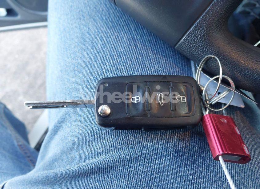 Photo 11 of 2014 Volkswagen Beetle 2.5L ENTRY (VIN 3VWFP7AT4EM627003)