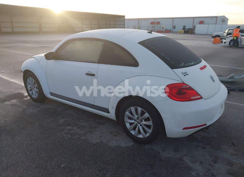 Photo 3 of 2014 Volkswagen Beetle 2.5L ENTRY (VIN 3VWFP7AT4EM627003)