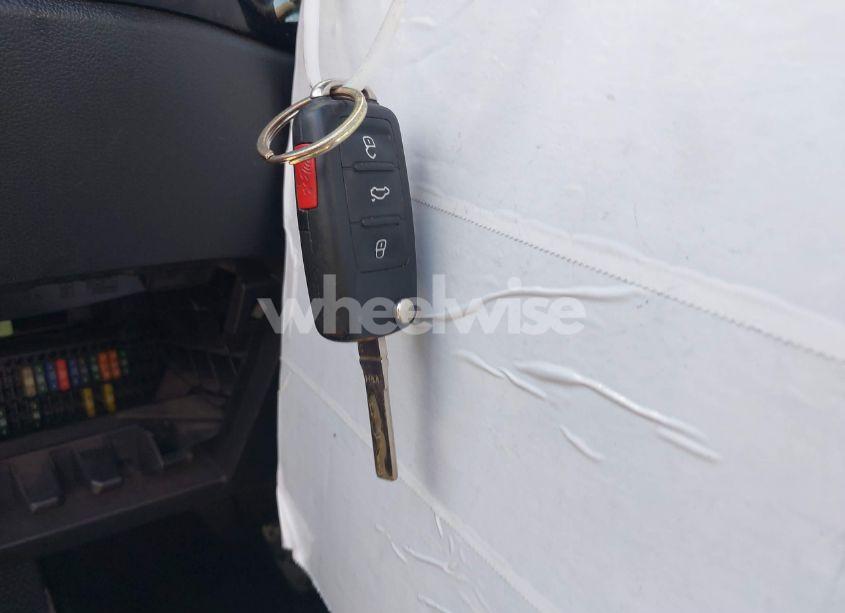 Photo 11 of 2014 Volkswagen Beetle 2.5L ENTRY (VIN 3VWFP7AT5EM624286)