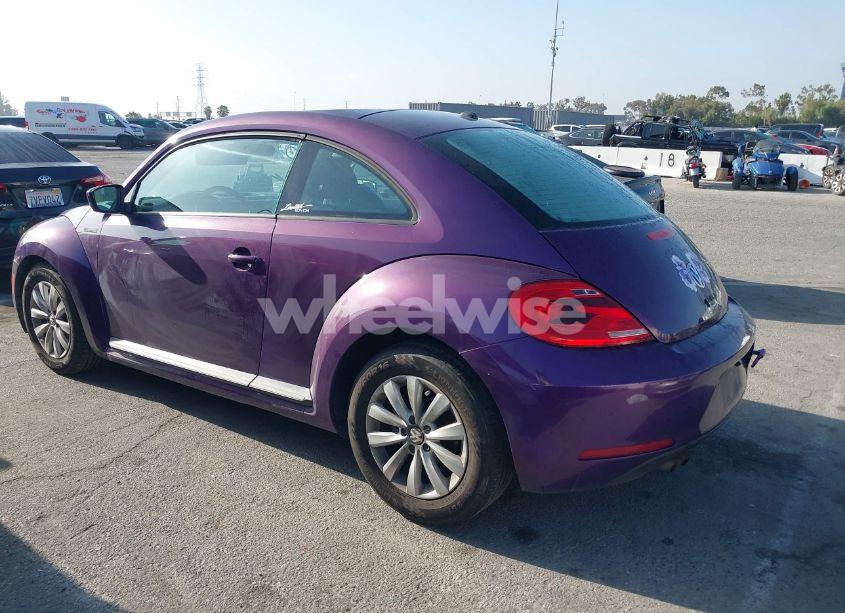 Photo 3 of 2014 Volkswagen Beetle 2.5L ENTRY (VIN 3VWFP7AT5EM624286)