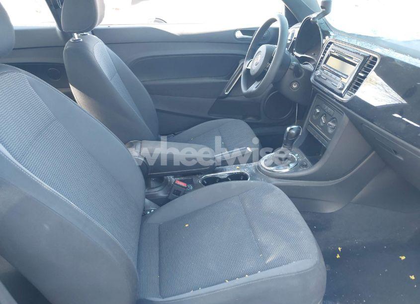 Photo 5 of 2013 Volkswagen Beetle 2.5L ENTRY (VIN 3VWFP7AT6DM669039)