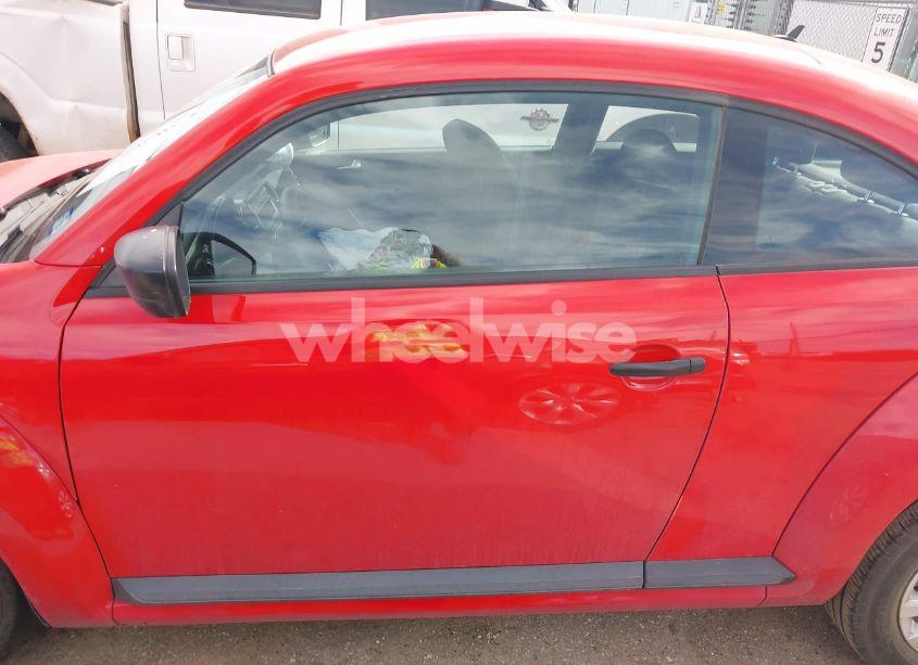 Photo 15 of 2014 Volkswagen Beetle 2.5L ENTRY (VIN 3VWFP7AT7EM627996)