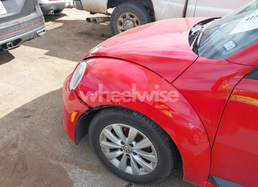 Photo 6 of 2014 Volkswagen Beetle 2.5L ENTRY (VIN 3VWFP7AT7EM627996)