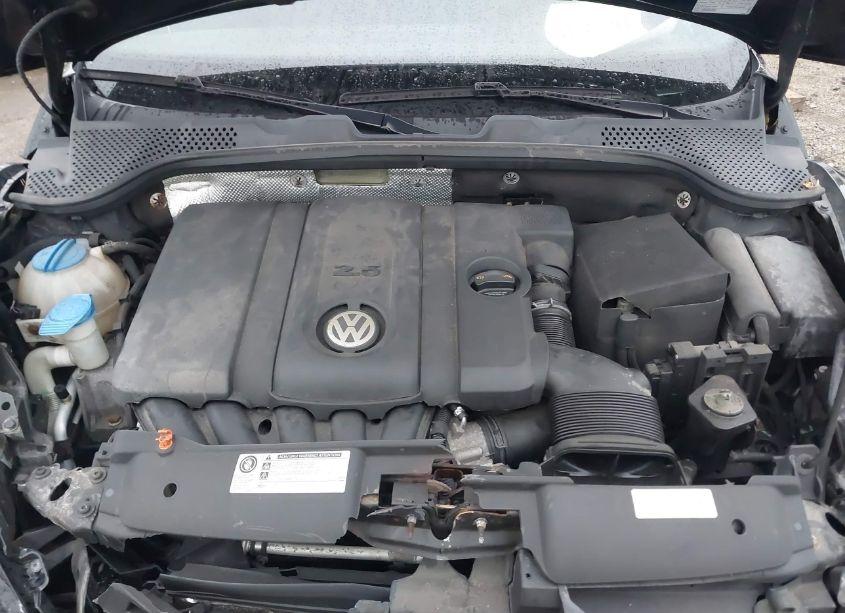 Photo 10 of 2013 Volkswagen Beetle 2.5L ENTRY (VIN 3VWFP7AT8DM691494)