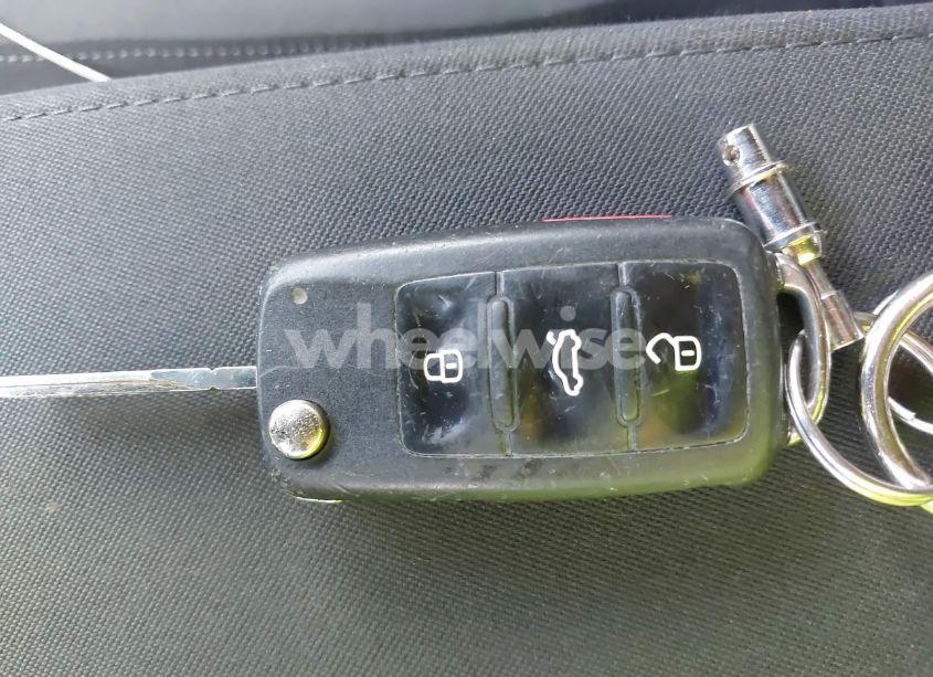 Photo 11 of 2013 Volkswagen Beetle 2.5L ENTRY (VIN 3VWFP7AT9DM643860)