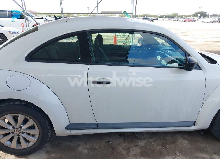 Photo 14 of 2013 Volkswagen Beetle 2.5L ENTRY (VIN 3VWFP7AT9DM643860)