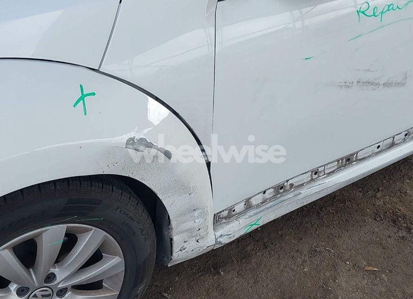 Photo 6 of 2013 Volkswagen Beetle 2.5L ENTRY (VIN 3VWFP7AT9DM643860)