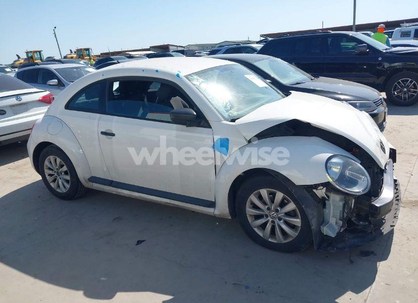 Photo 14 of 2014 Volkswagen Beetle 2.5L ENTRY (VIN 3VWFP7AT9EM601321)