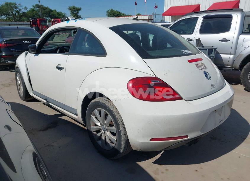 Photo 3 of 2014 Volkswagen Beetle 2.5L ENTRY (VIN 3VWFP7AT9EM601321)